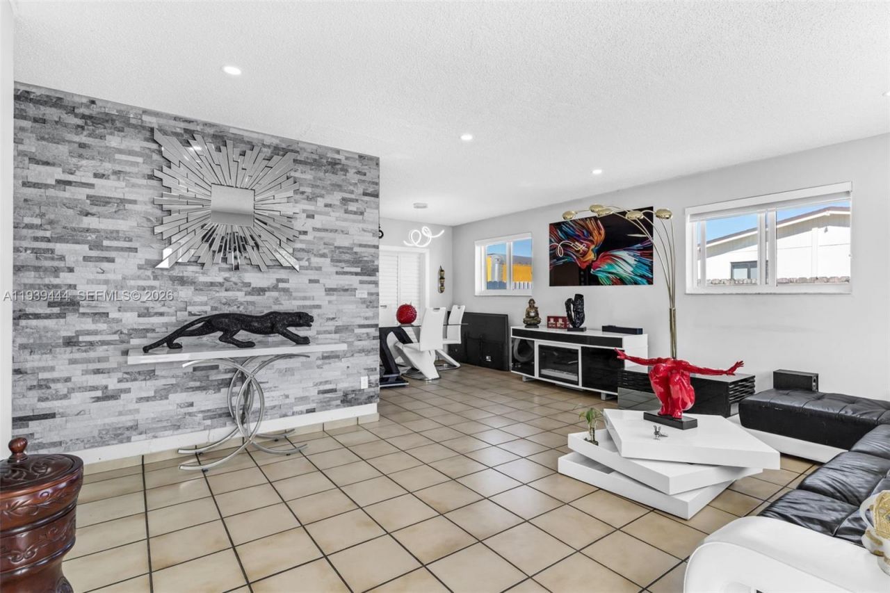 19542 SW 120th Ave, Miami, FL 33177 Photo