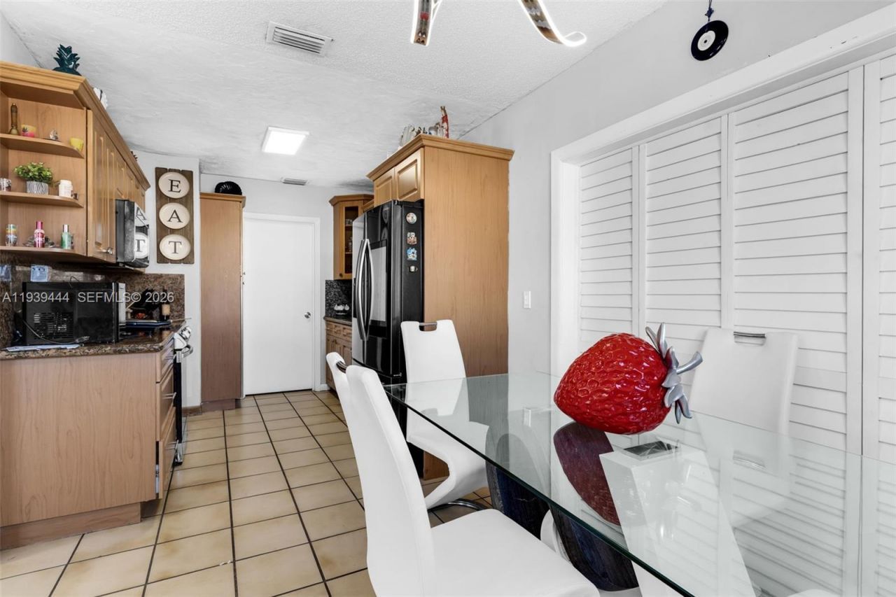 19542 SW 120th Ave, Miami, FL 33177 Photo