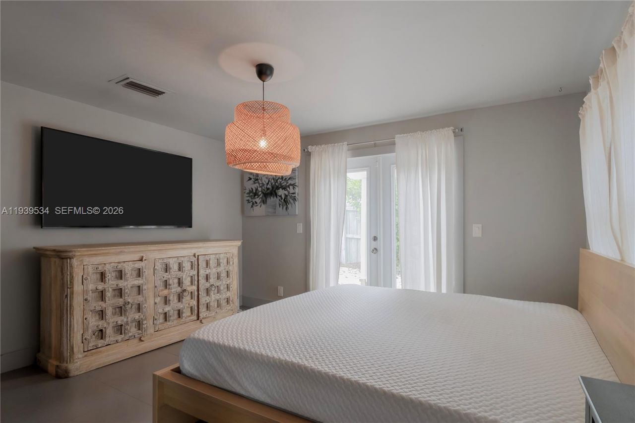 1174 Garfield St, Hollywood, FL 33019 Photo