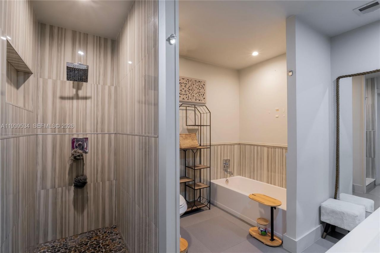 1174 Garfield St, Hollywood, FL 33019 Photo