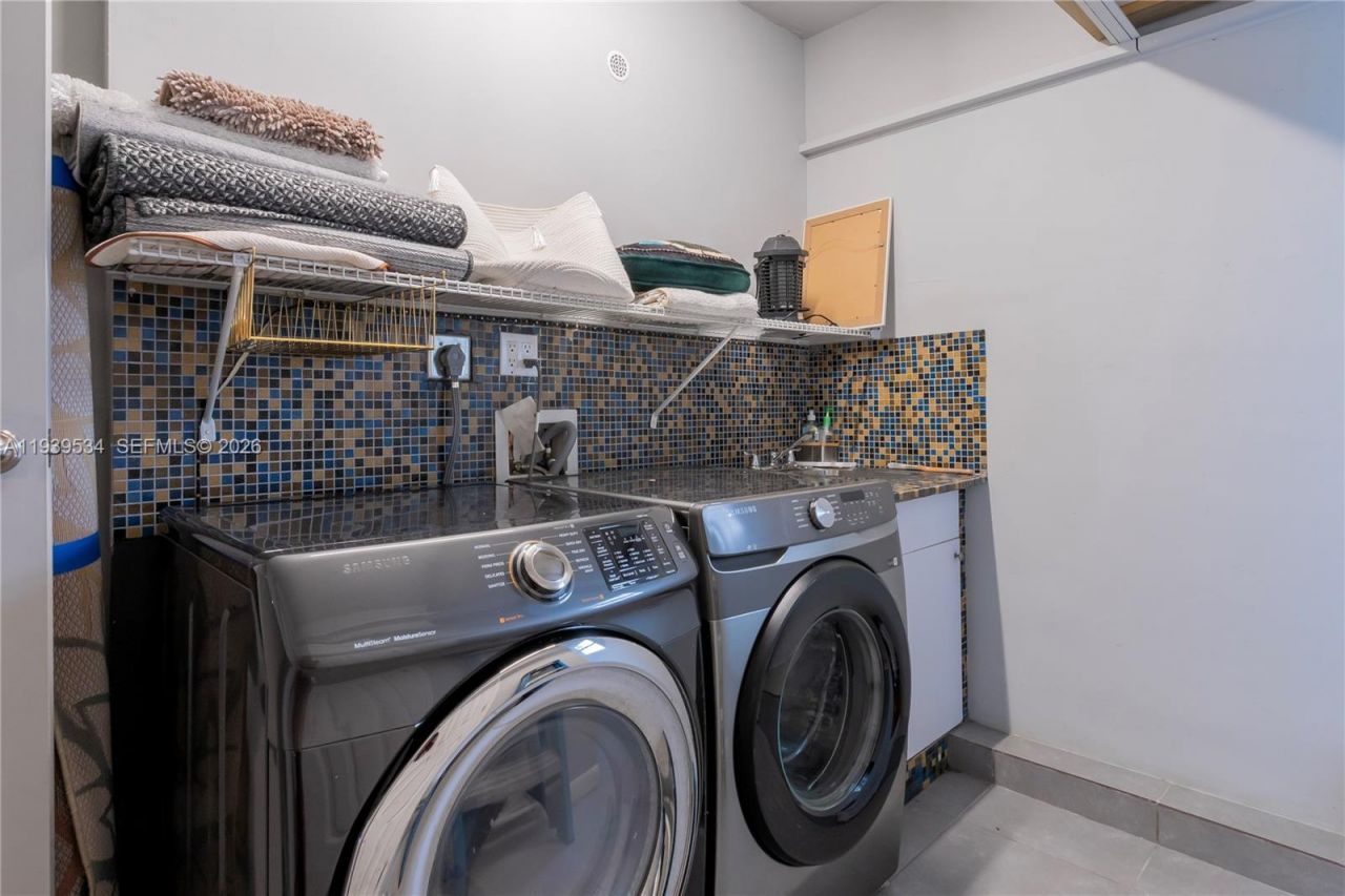 1174 Garfield St, Hollywood, FL 33019 Photo