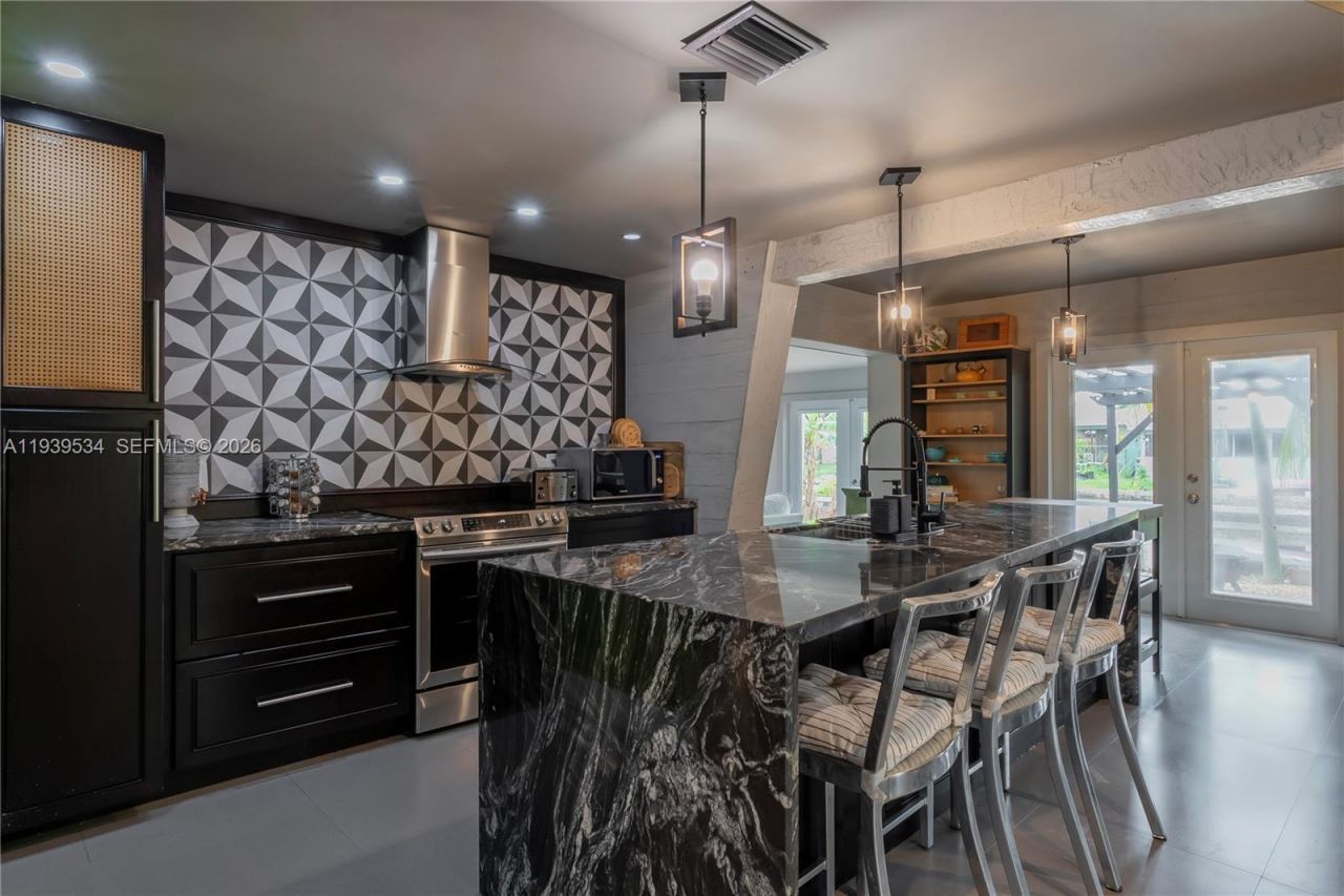 1174 Garfield St, Hollywood, FL 33019 Photo