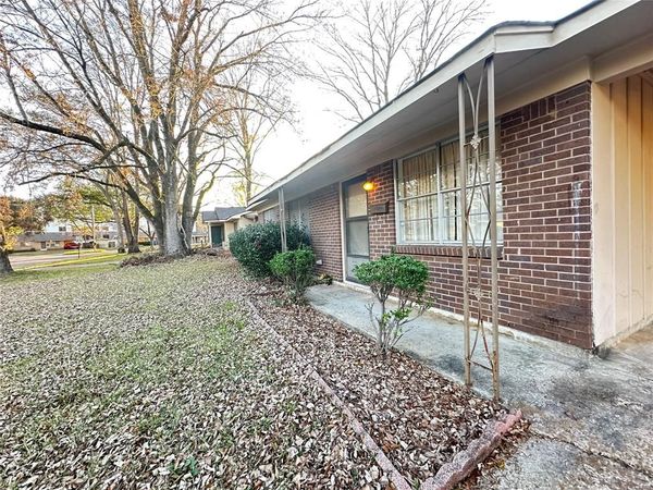 9080 Hawthorne Drive, Shreveport, LA 71118