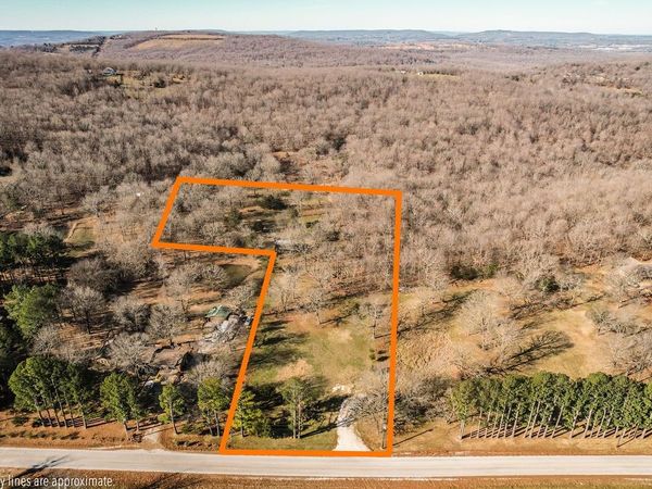10271 N Smokey Bear Road, Fayetteville, AR 72701