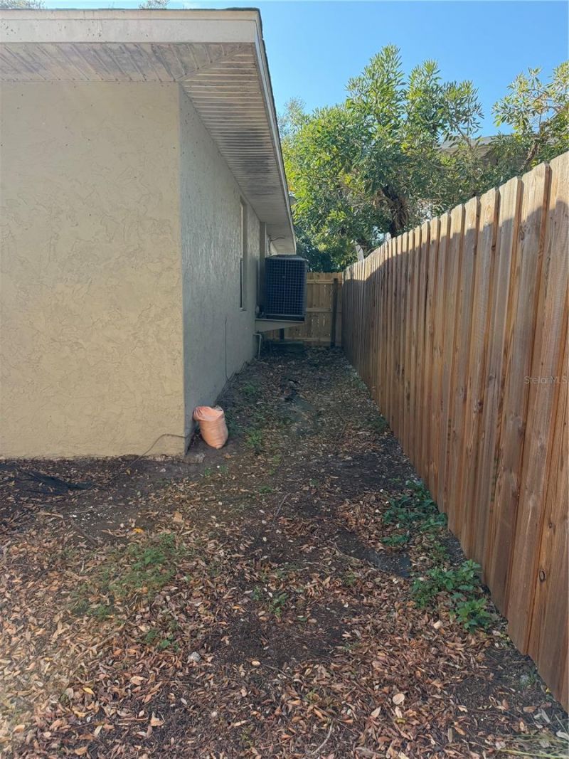 4717 Hollingsworth Avenue, Sarasota, FL 34233 Photo