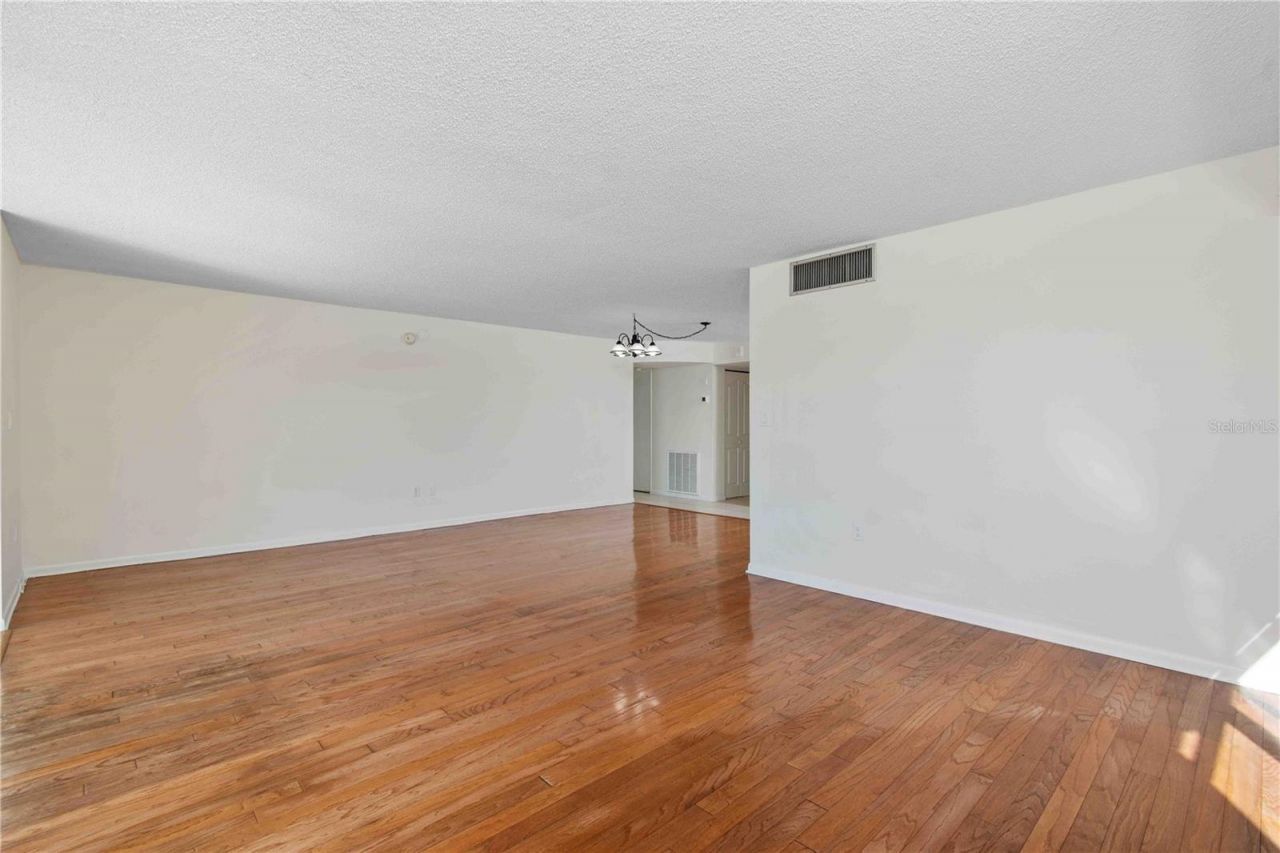 5980 Shore Boulevard S, Unit 701, Gulfport, FL 33707 Photo