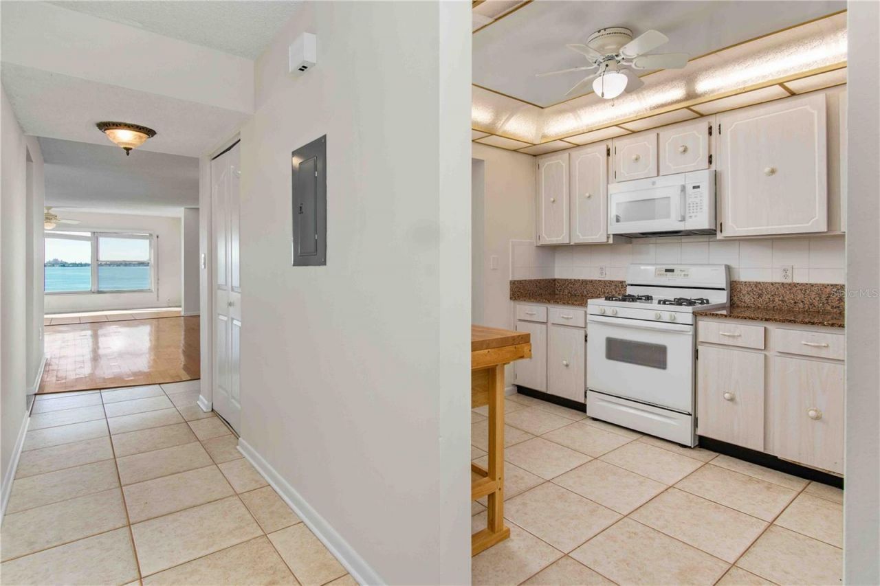 5980 Shore Boulevard S, Unit 701, Gulfport, FL 33707 Photo