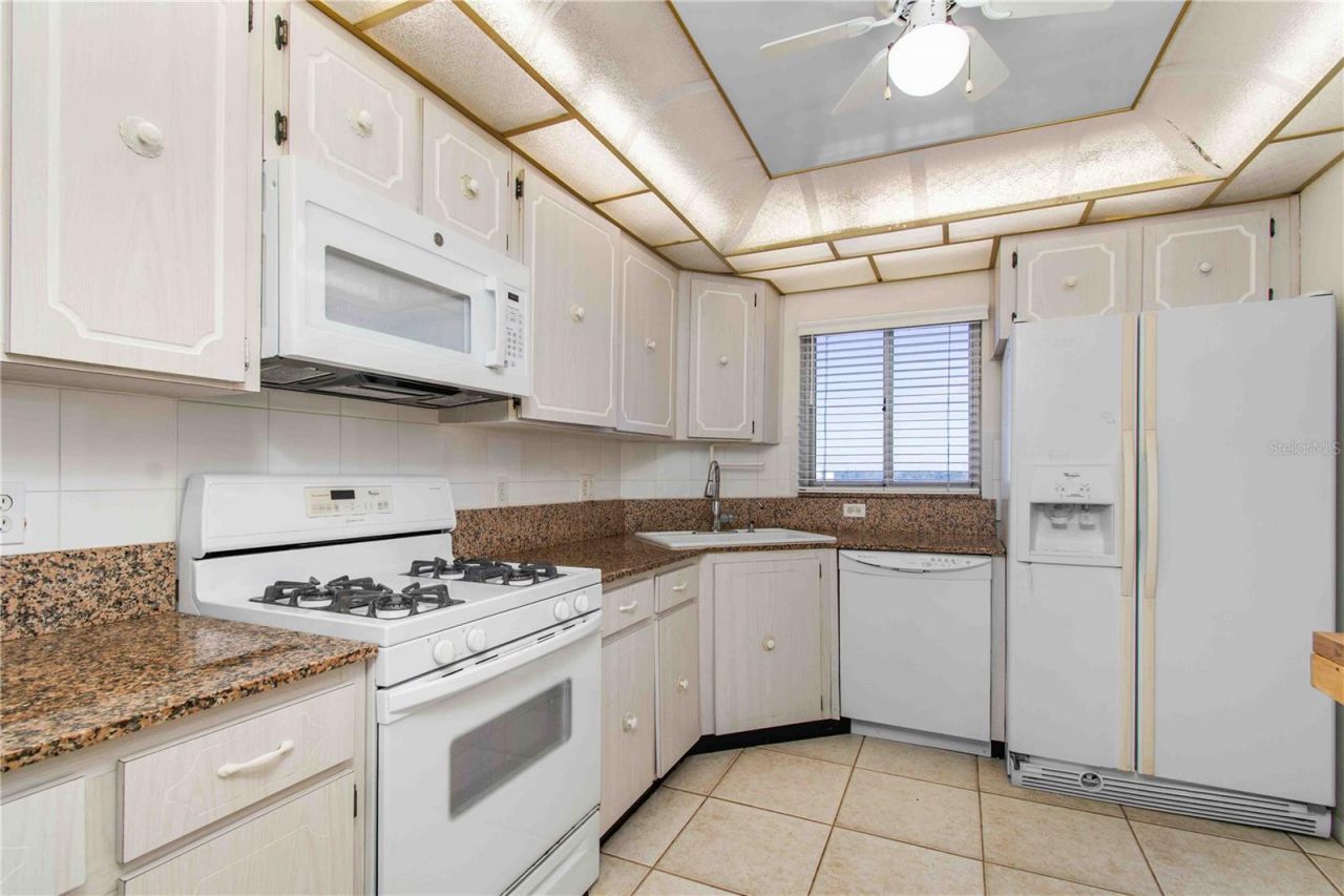 5980 Shore Boulevard S, Unit 701, Gulfport, FL 33707 Photo