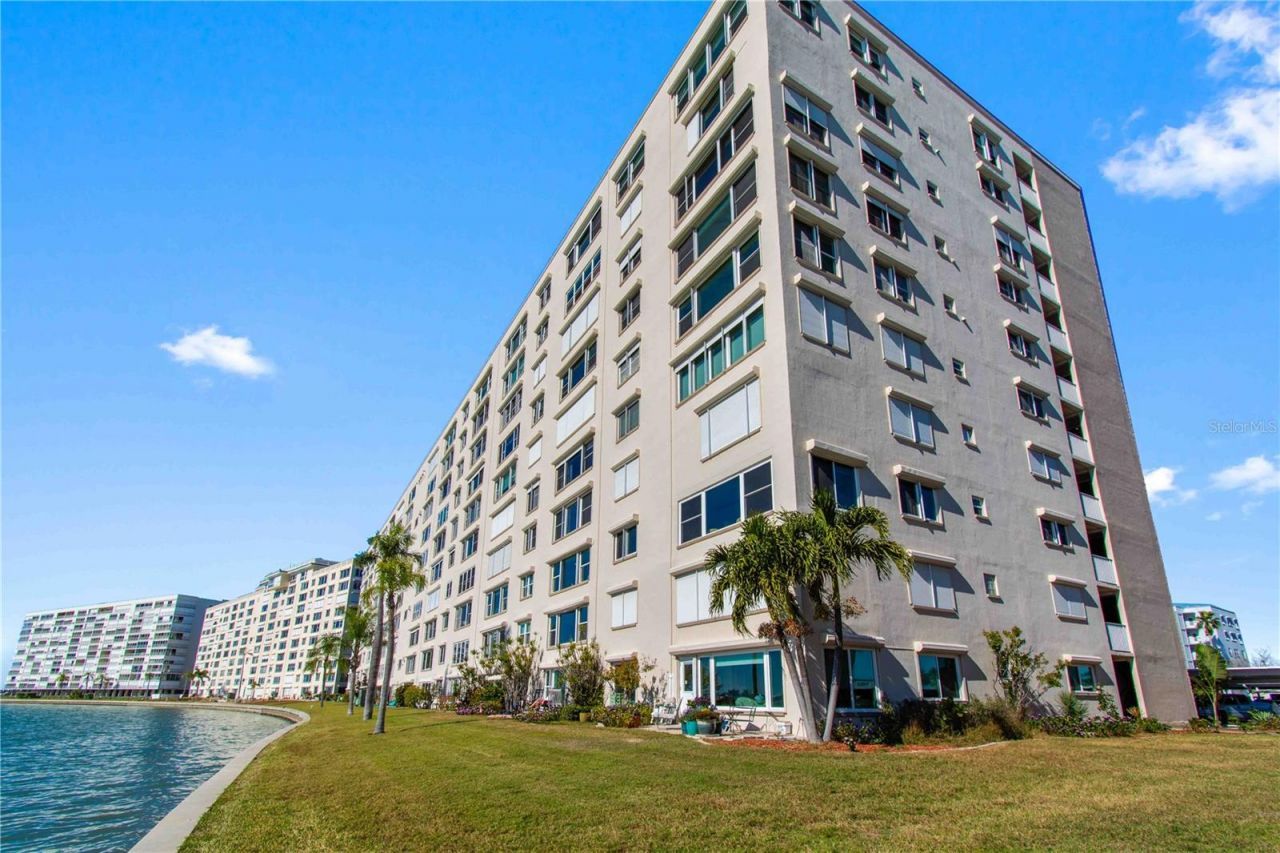 5980 Shore Boulevard S, Unit 701, Gulfport, FL 33707 Photo