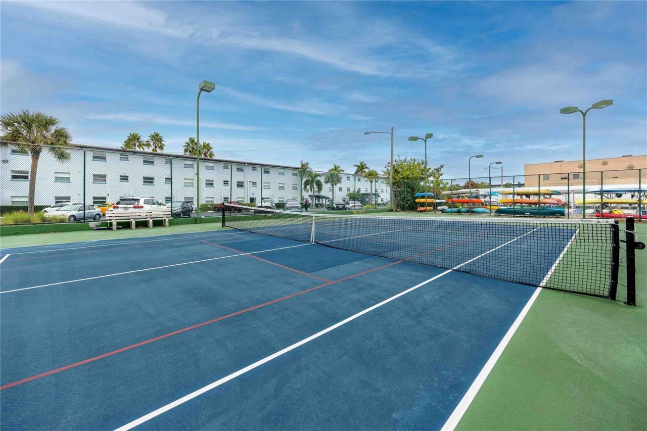 5980 Shore Boulevard S, Unit 701, Gulfport, FL 33707 Photo