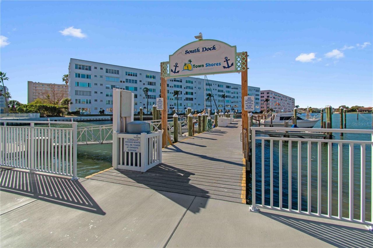 5980 Shore Boulevard S, Unit 701, Gulfport, FL 33707 Photo