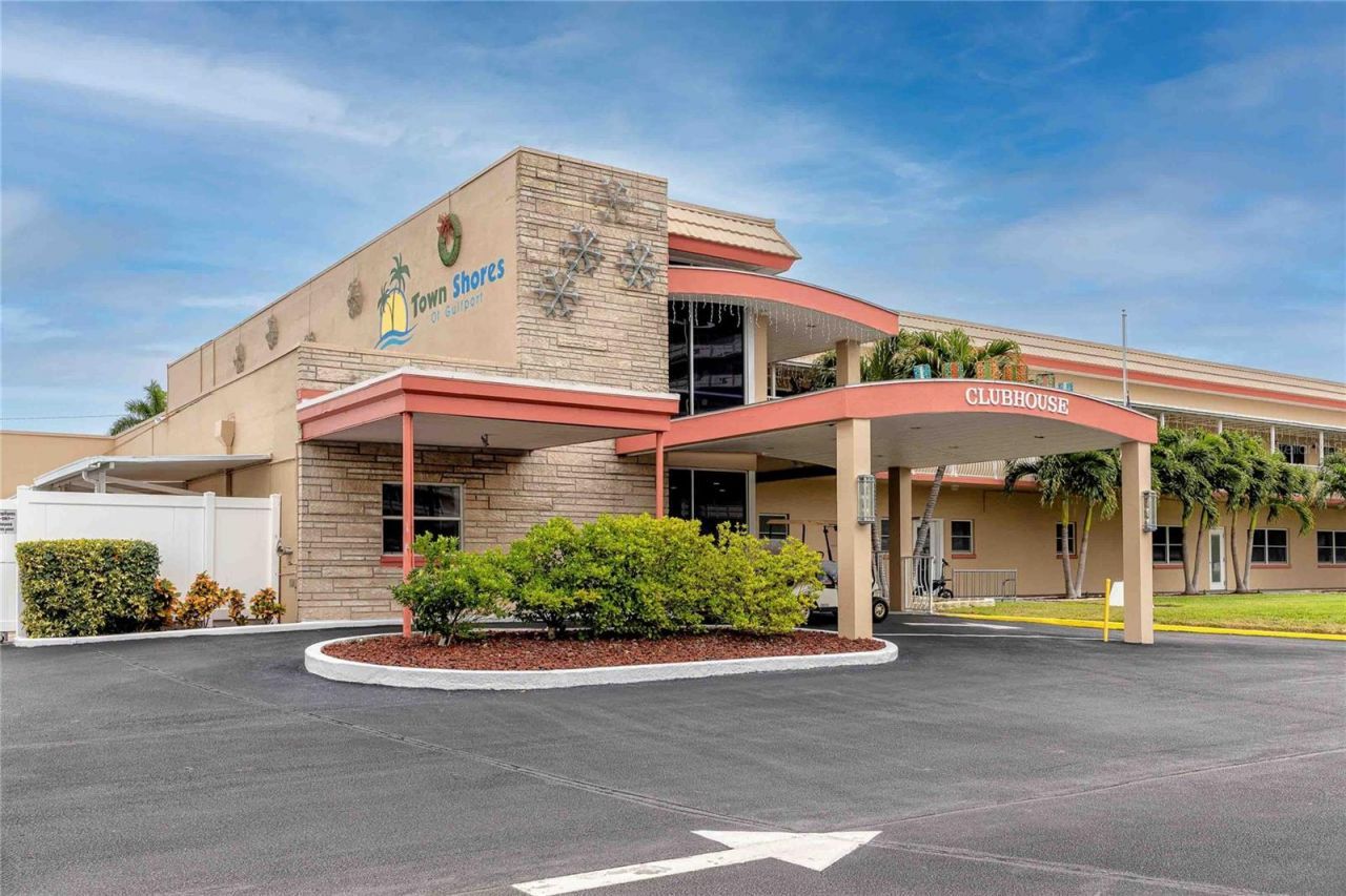 5980 Shore Boulevard S, Unit 701, Gulfport, FL 33707 Photo