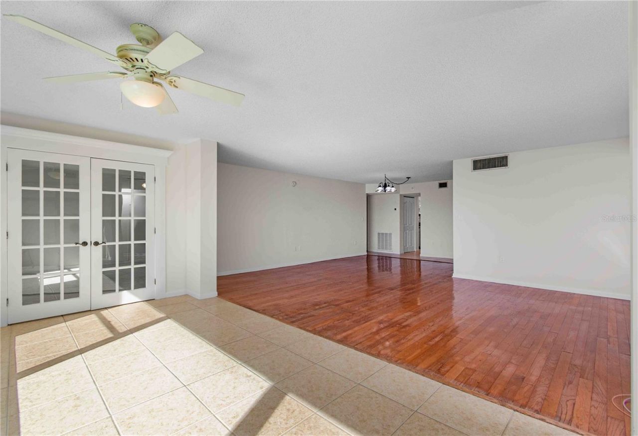 5980 Shore Boulevard S, Unit 701, Gulfport, FL 33707 Photo