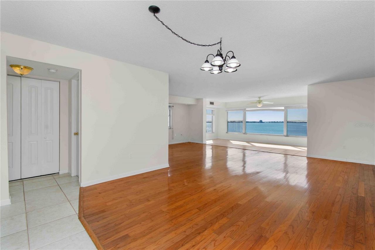 5980 Shore Boulevard S, Unit 701, Gulfport, FL 33707 Photo