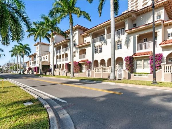 2110 W 1st ST, Unit 101, FORT MYERS, FL 33901