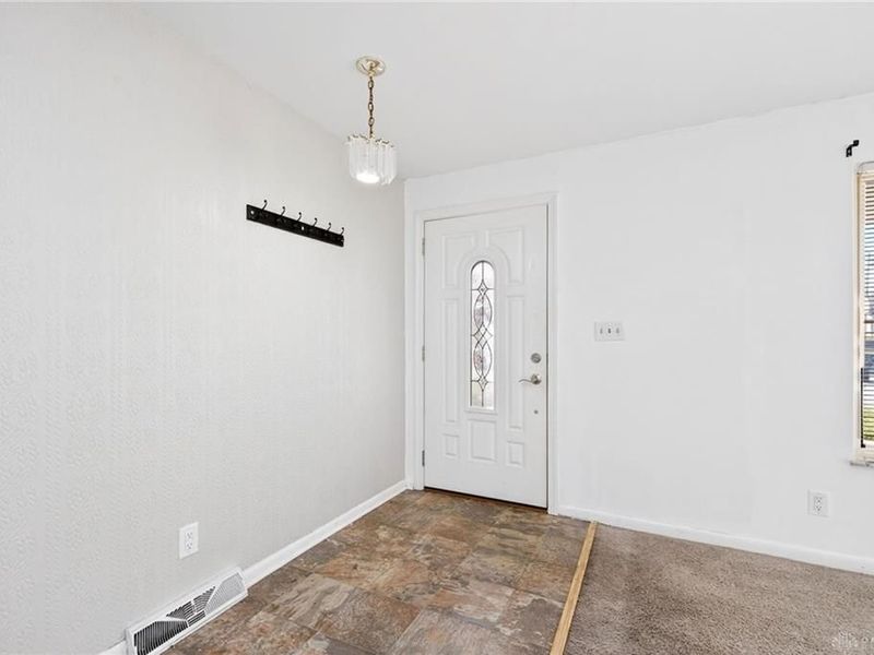 2185 Bending Willow Drive, Kettering, OH 45440 Photo 3