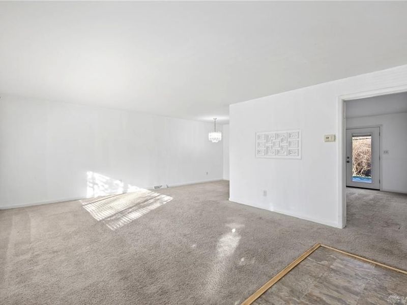 2185 Bending Willow Drive, Kettering, OH 45440 Photo 4