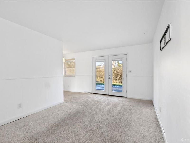 2185 Bending Willow Drive, Kettering, OH 45440 Photo 8