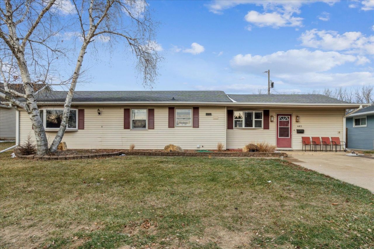 483 Peach Street, East Dubuque, IL 61025 Main Photo