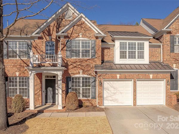 8127 Oratorio Place, Charlotte, NC 28270