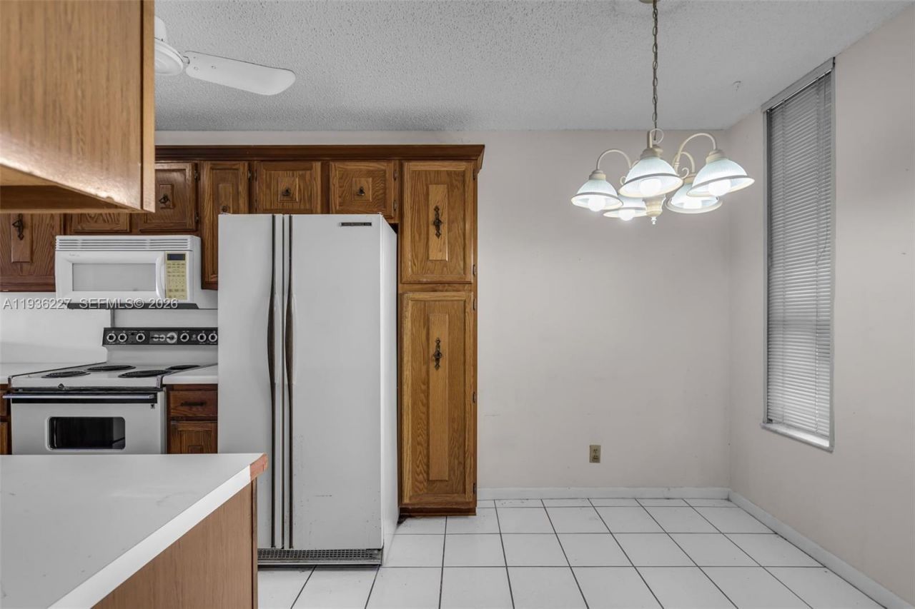 6321 Coral Lake Dr, Unit 209, Margate, FL 33063 Photo