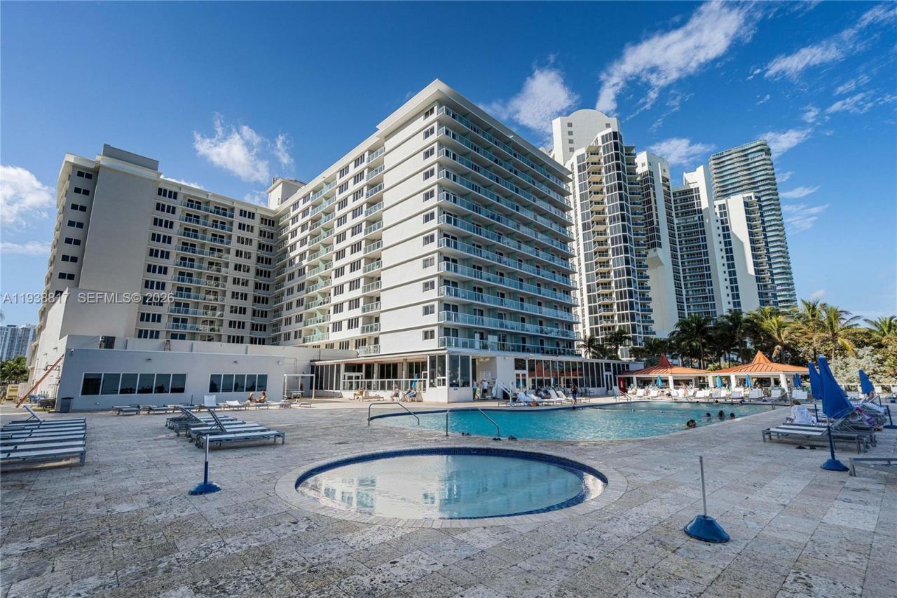19201 Collins Ave , Unit 324, Sunny Isles Beach, FL 33160 Photo