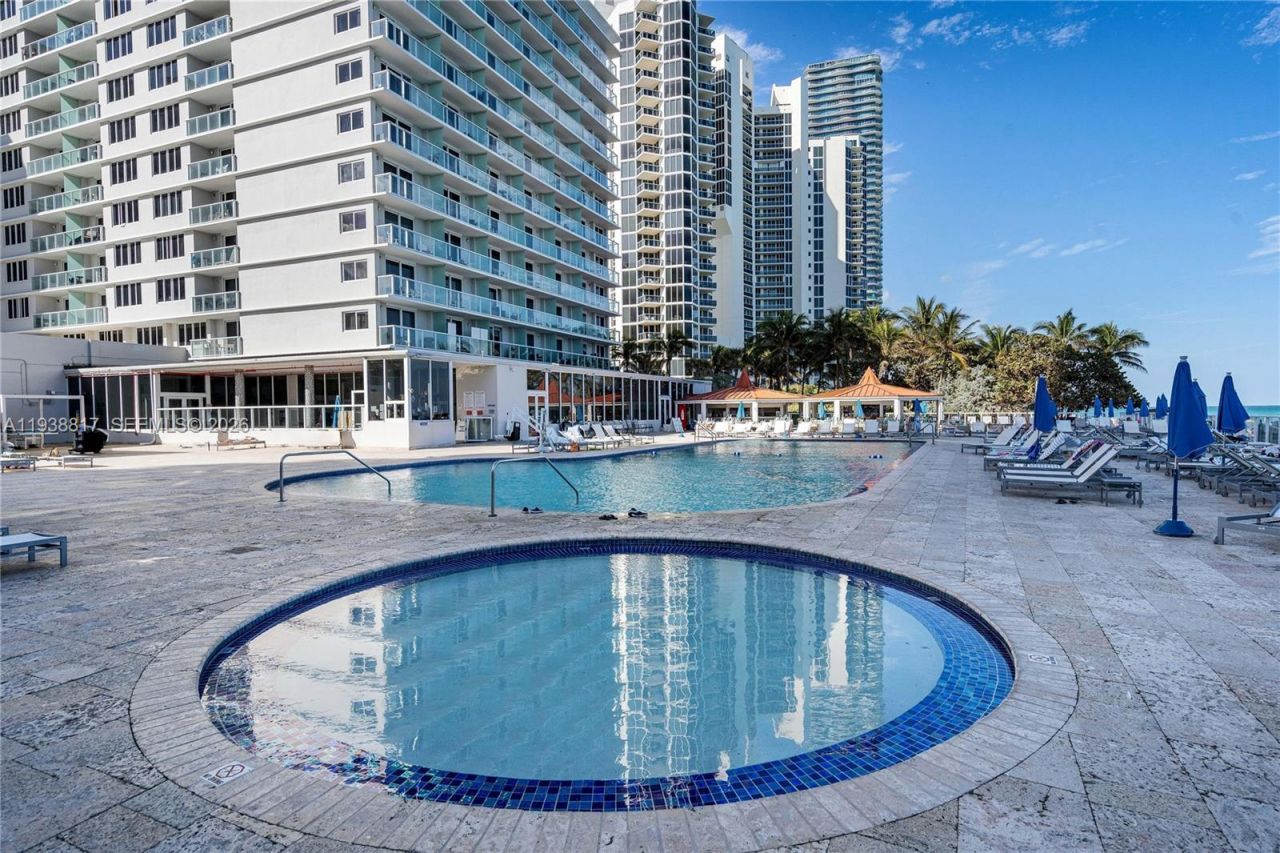 19201 Collins Ave , Unit 324, Sunny Isles Beach, FL 33160 Photo