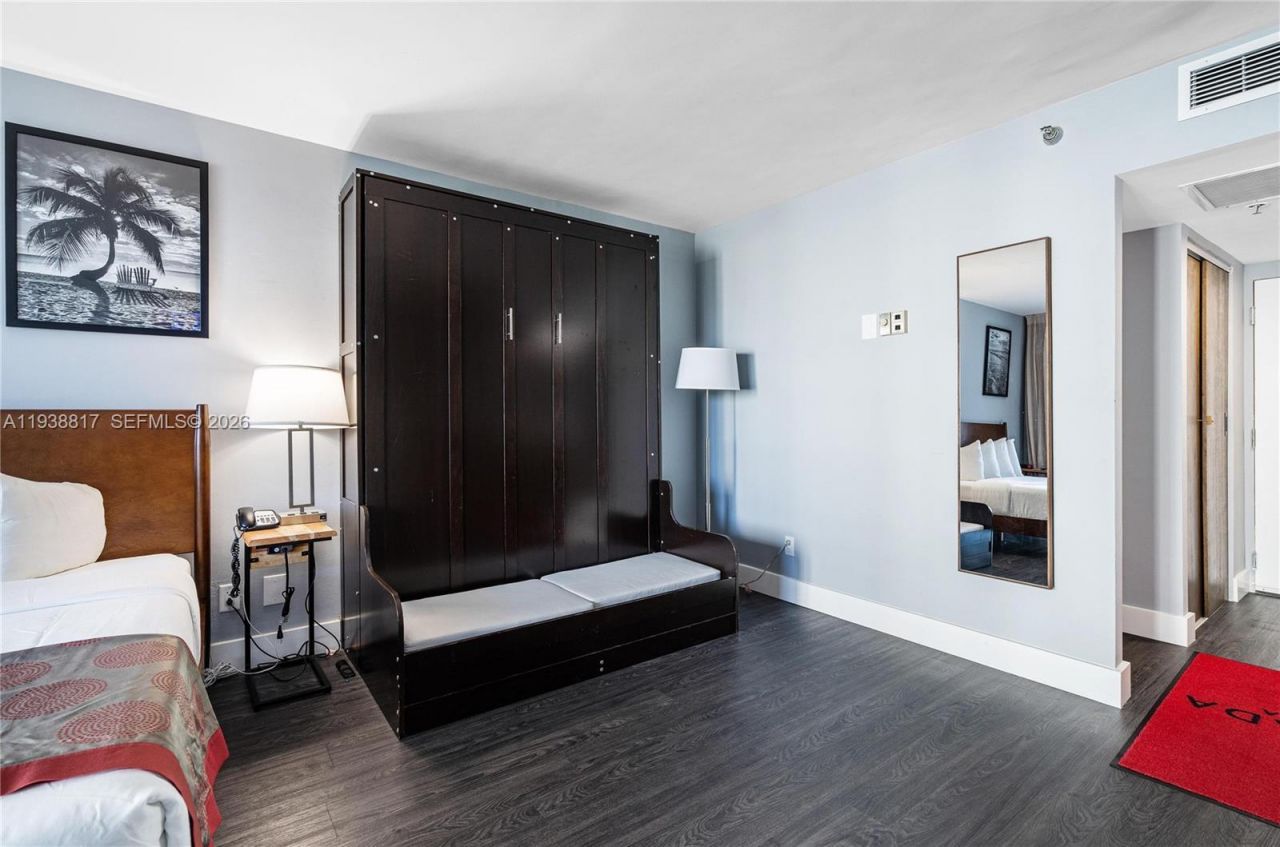 19201 Collins Ave , Unit 324, Sunny Isles Beach, FL 33160 Photo