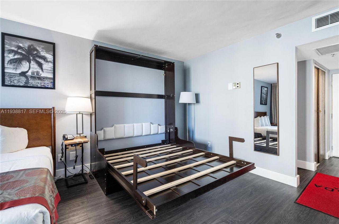 19201 Collins Ave , Unit 324, Sunny Isles Beach, FL 33160 Photo