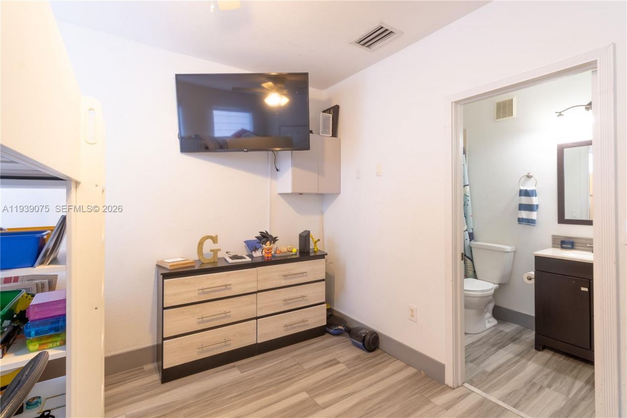 5580 NW 107th Ave, Unit 1214, Doral, FL 33178 Photo