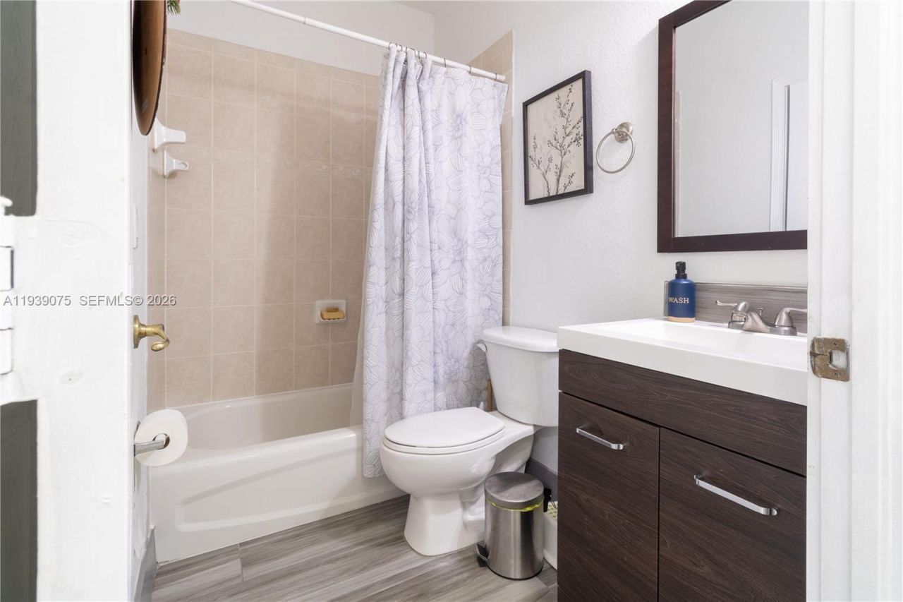 5580 NW 107th Ave, Unit 1214, Doral, FL 33178 Photo