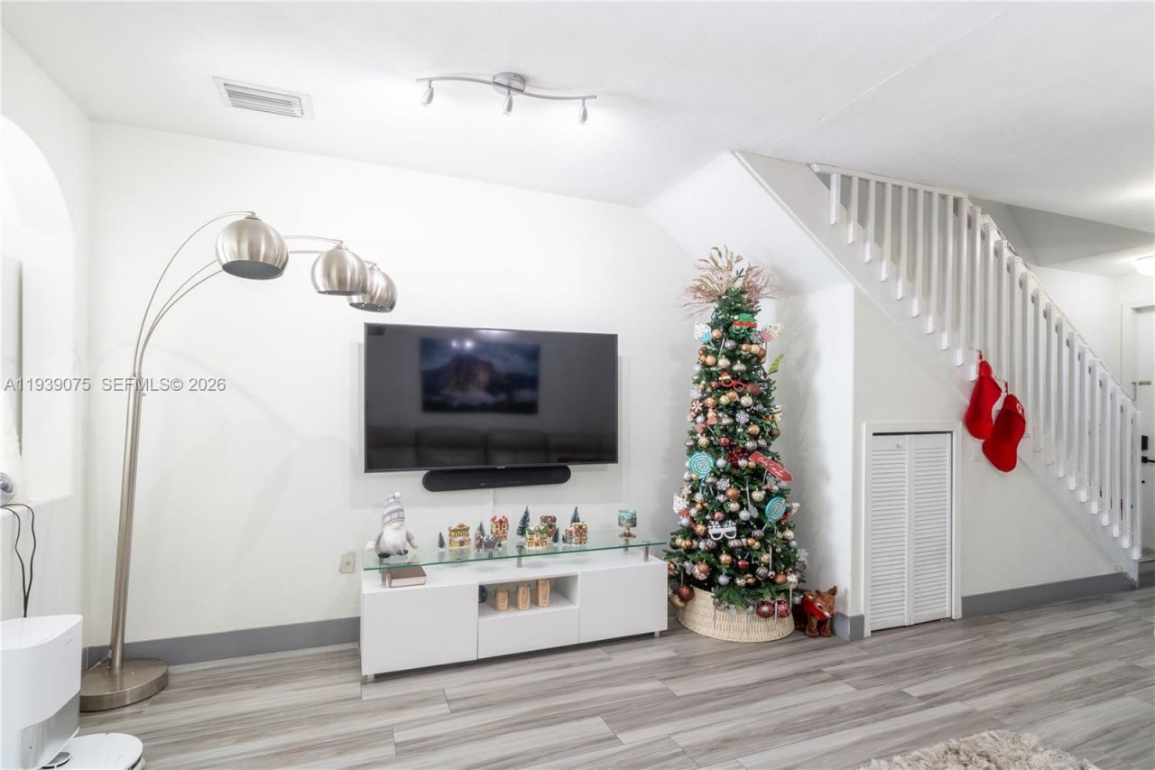 5580 NW 107th Ave, Unit 1214, Doral, FL 33178 Photo