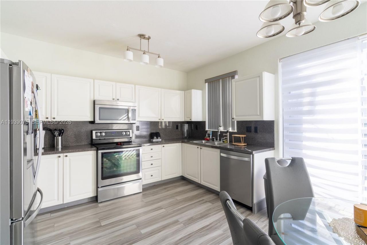 5580 NW 107th Ave, Unit 1214, Doral, FL 33178 Photo