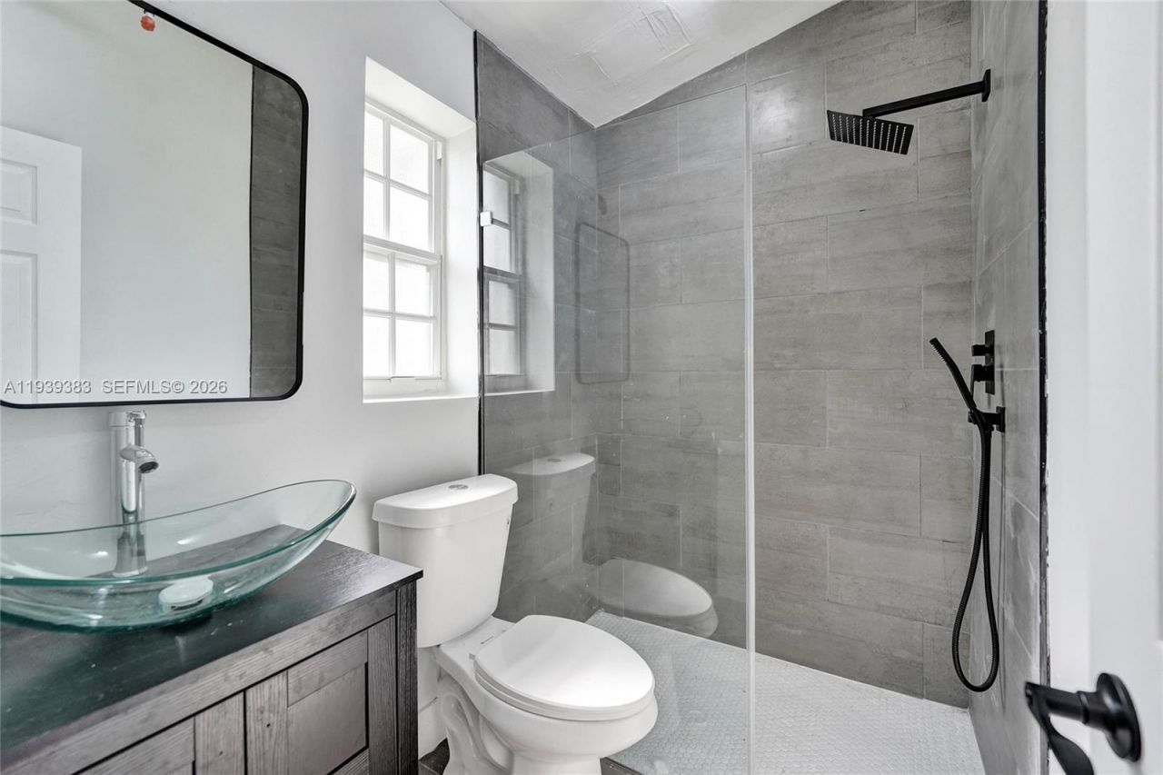 1085 NE 126th St, Unit 2, North Miami, FL 33161 Photo