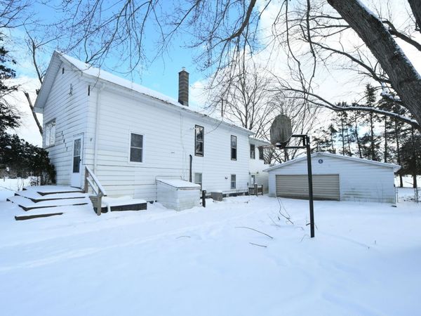 27877 County Road 375, Paw Paw, MI 49079