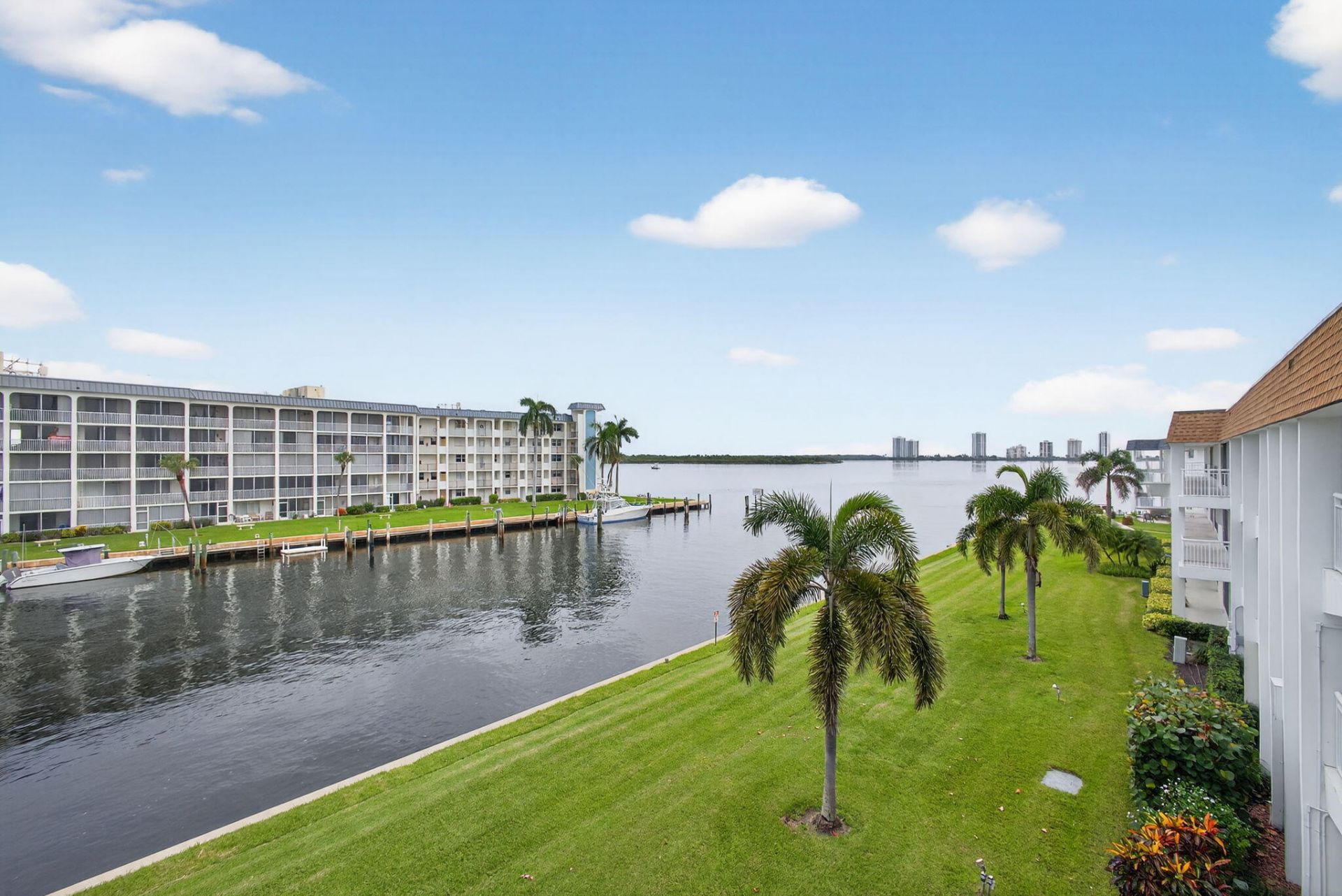 111 Shore Court, Unit 301, North Palm Beach, FL 33408 Photo