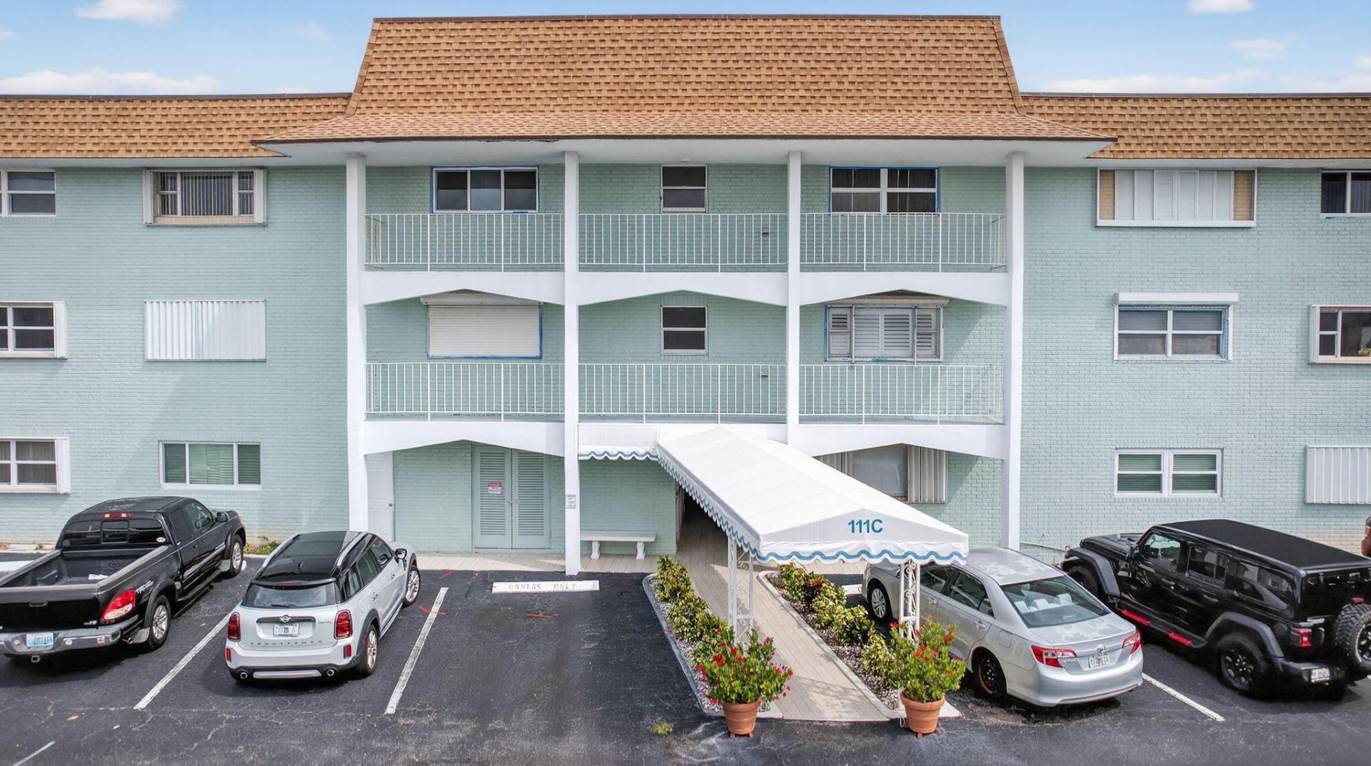 111 Shore Court, Unit 301, North Palm Beach, FL 33408 Photo