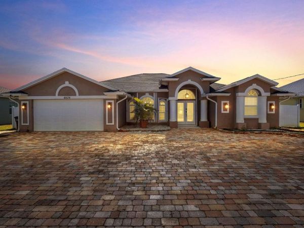 6024 NW Favian Avenue, Port Saint Lucie, FL 34986