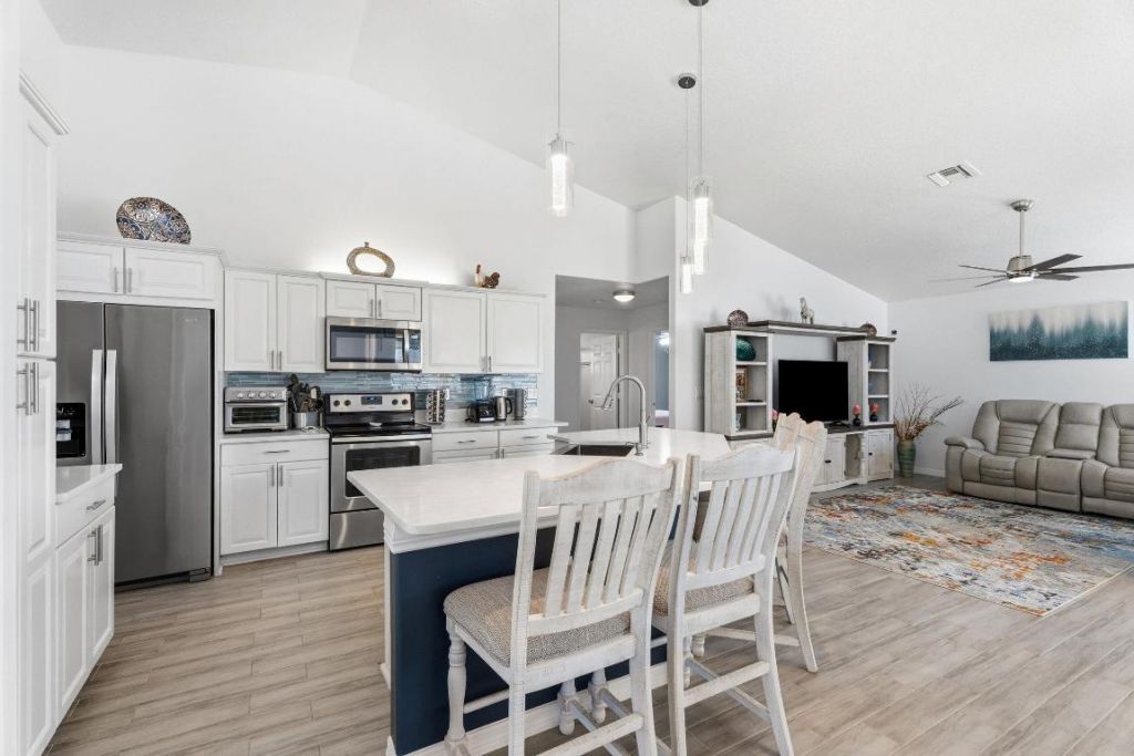 6024 NW Favian Avenue, Port Saint Lucie, FL 34986 Photo