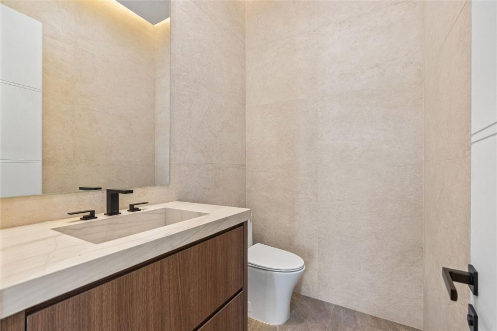 2441 NE 48th Ct, Lighthouse Point, FL 33064 Photo