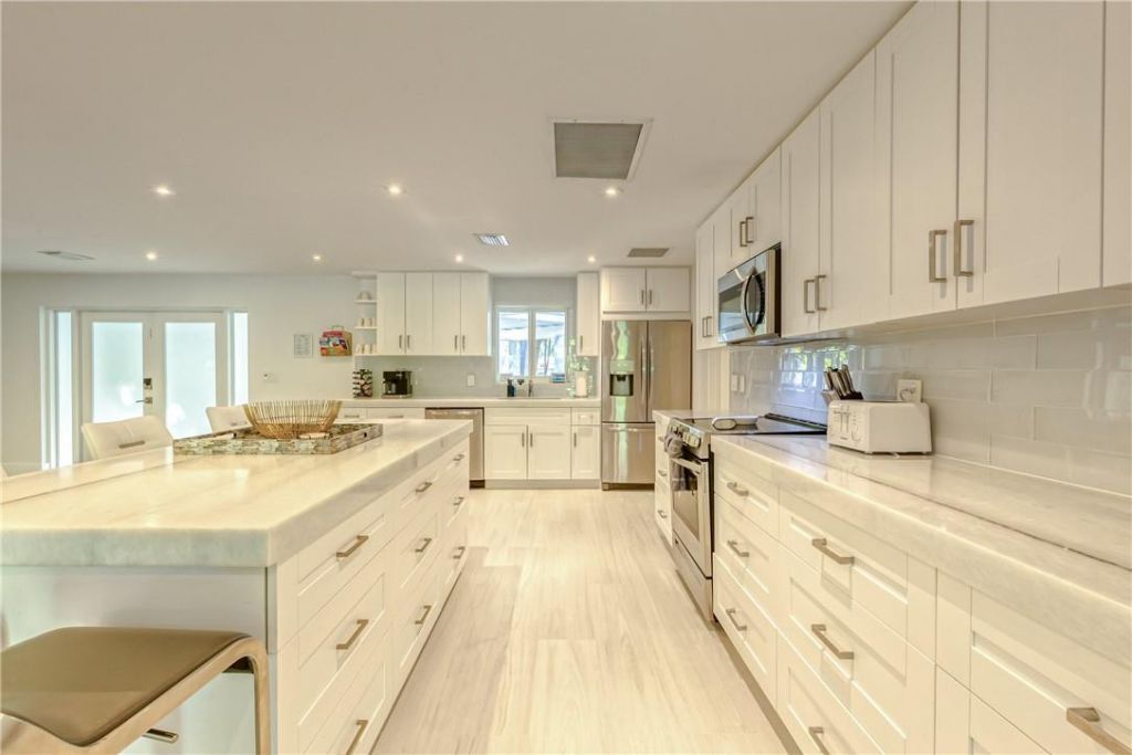 1800 SE Admirals Way, Fort Lauderdale, FL 33316 Photo