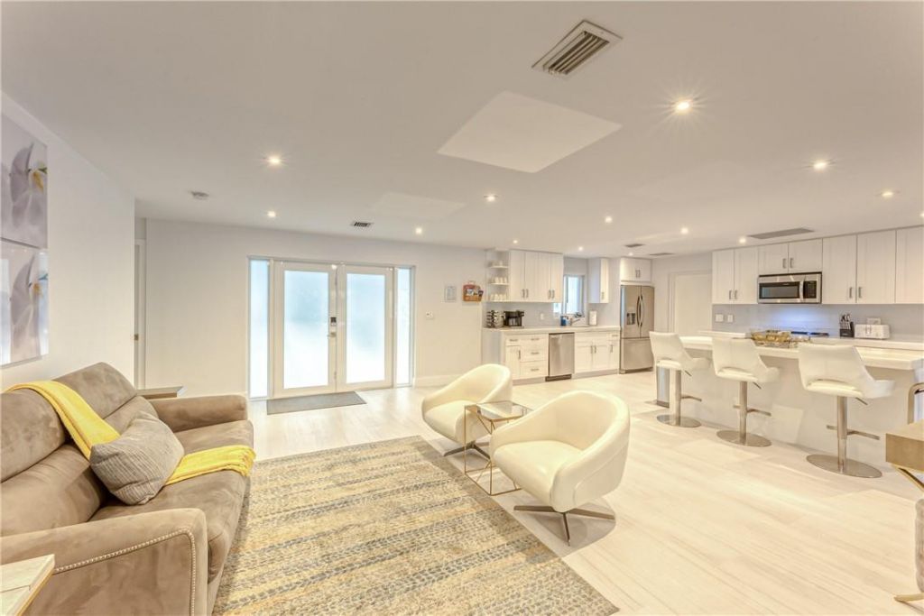 1800 SE Admirals Way, Fort Lauderdale, FL 33316 Photo