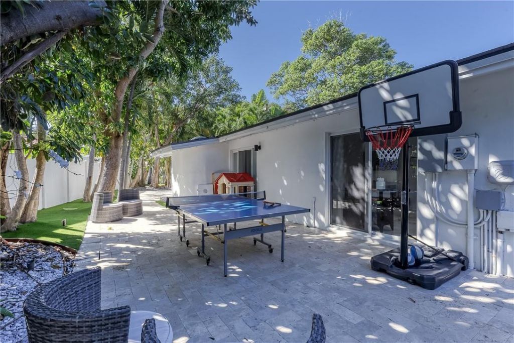 1800 SE Admirals Way, Fort Lauderdale, FL 33316 Photo