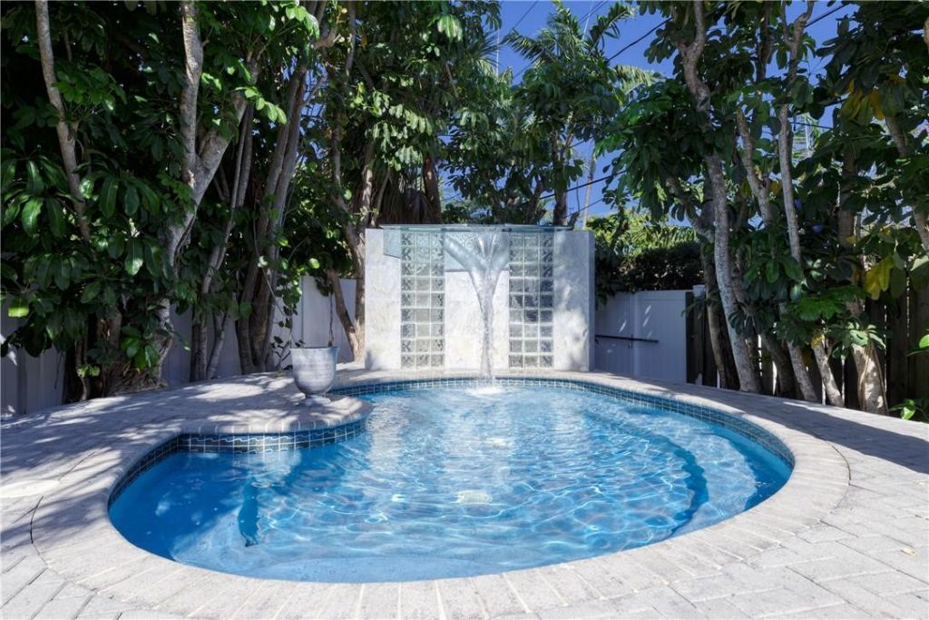 1800 SE Admirals Way, Fort Lauderdale, FL 33316 Photo