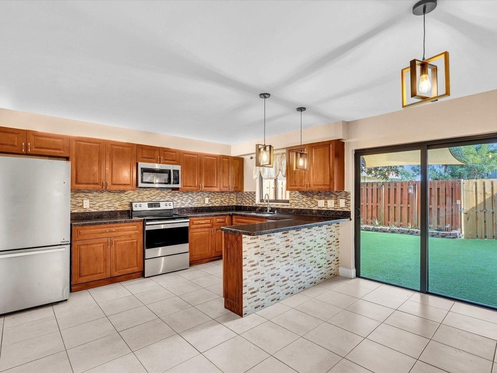 8111 SW 24th Street, Unit 8111, North Lauderdale, FL 33068 Photo