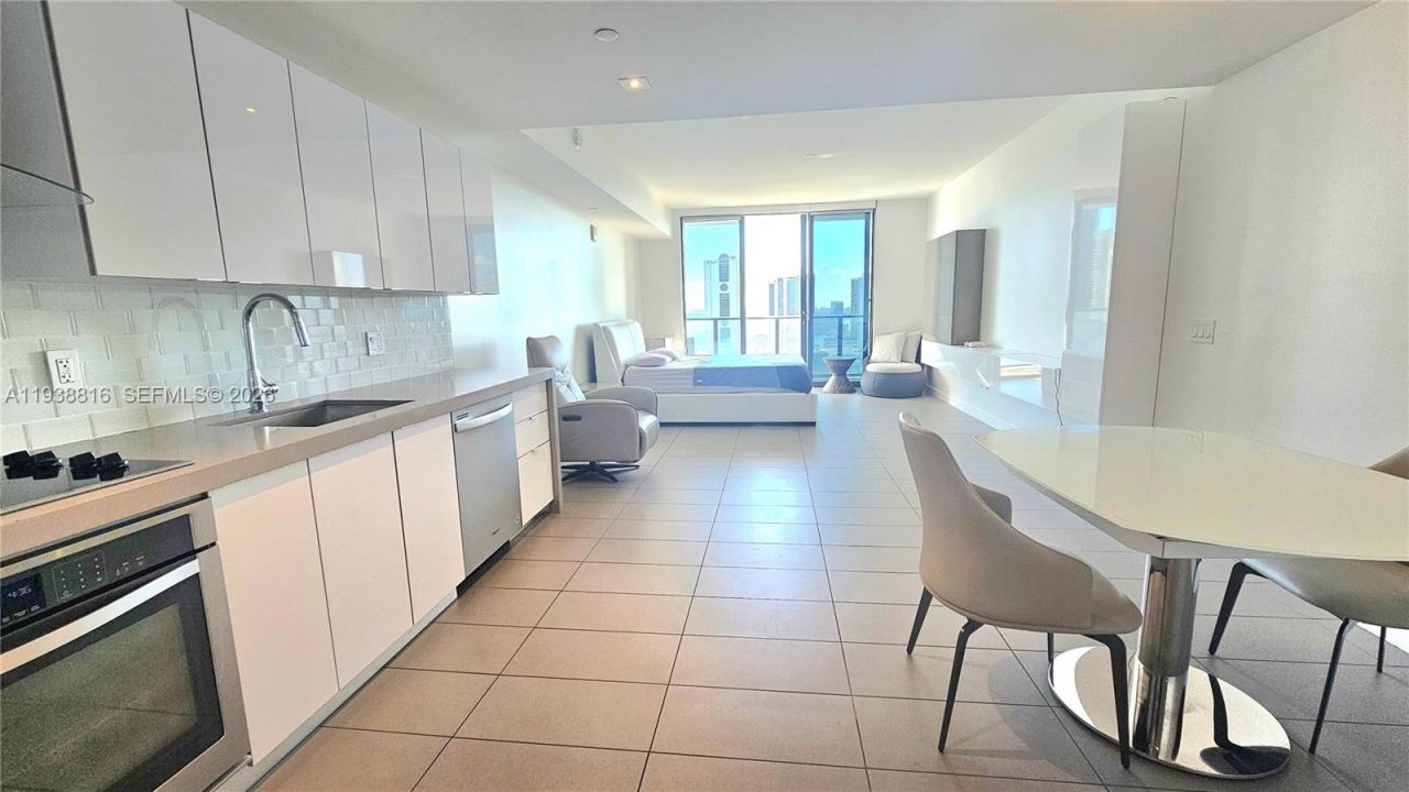 1600 NE 1st Ave, Unit 1903, Miami, FL 33132 Photo