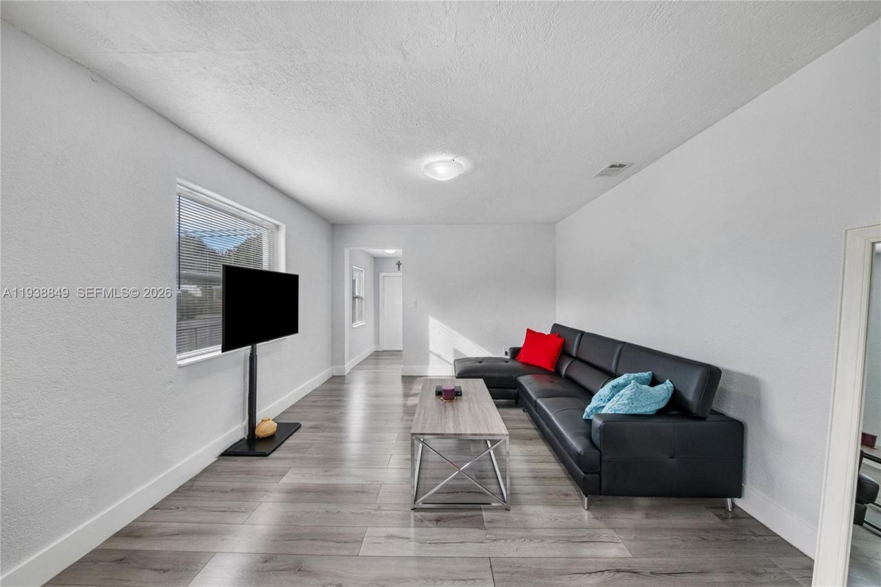 1244 NW 45th St , Miami, FL 33142 Photo