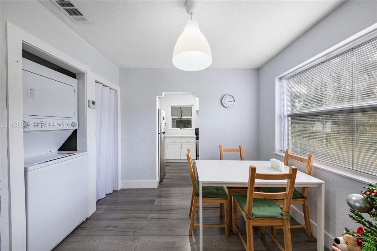 1244 NW 45th St , Miami, FL 33142 Photo