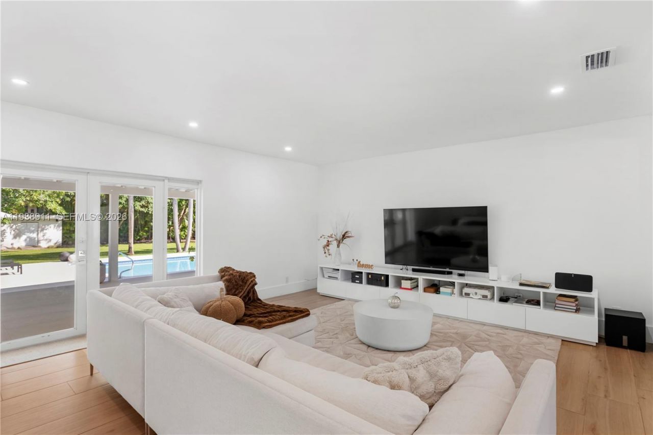 7825 SW 72nd Ave, Miami, FL 33143 Photo