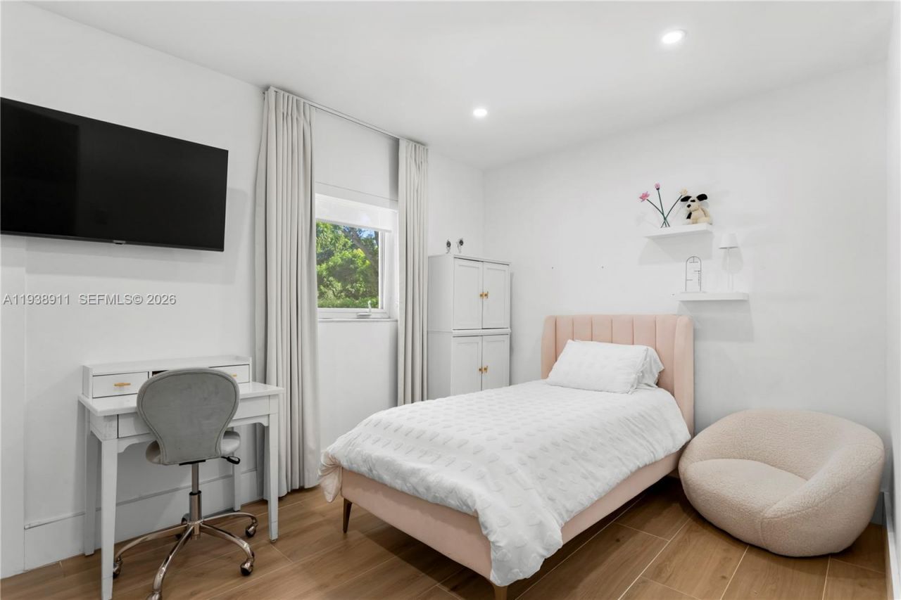 7825 SW 72nd Ave, Miami, FL 33143 Photo